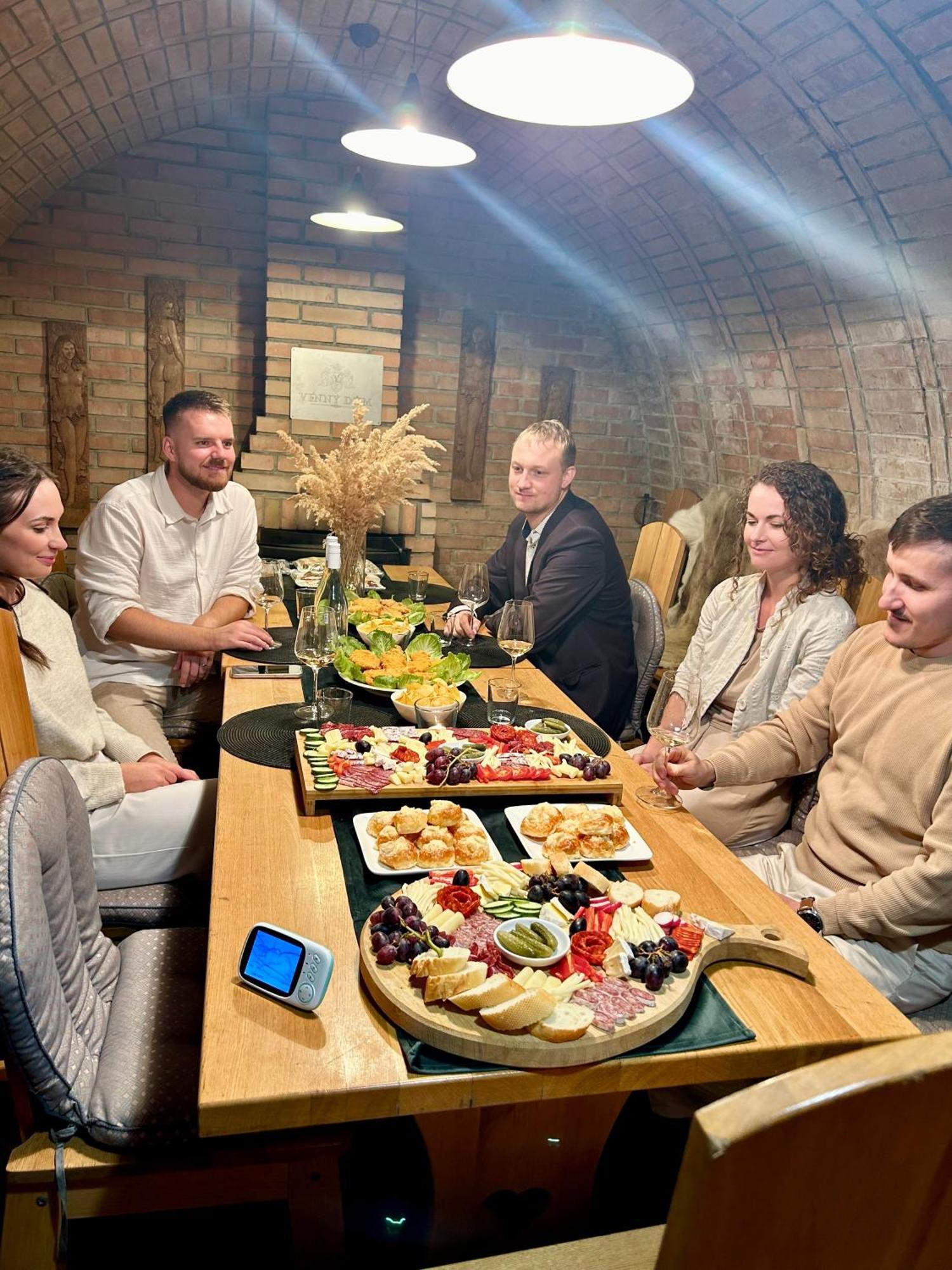Sklep U Dusana Vracov Zewnętrze zdjęcie